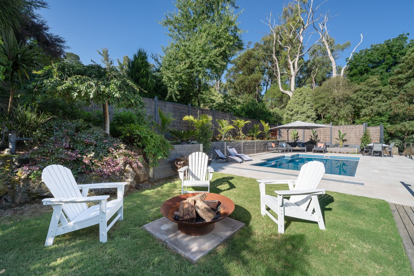 When the backyard is not straightforward by Enchanted Pools